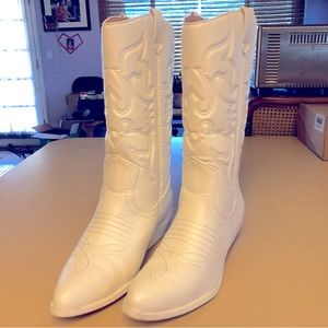 Women’s cowboy boots